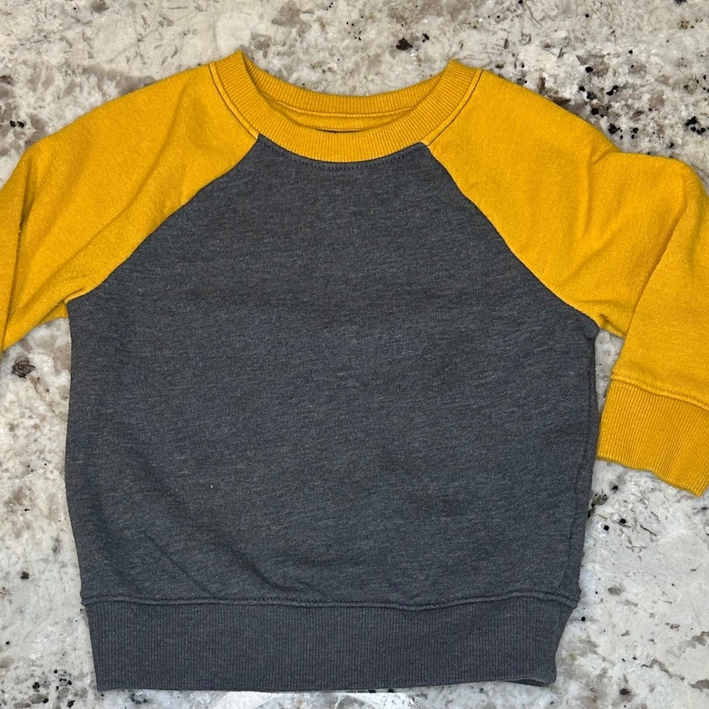 *GENTLY WORN* Cat & Jack 12 M Raglan Crewneck Sweatshirt